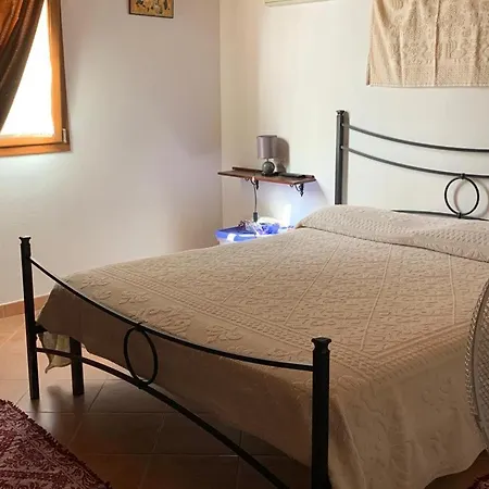 Domo In Pianos Feriehus Uri